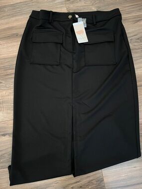 Black Women's Pencil Skirt with Front Flap Pockets